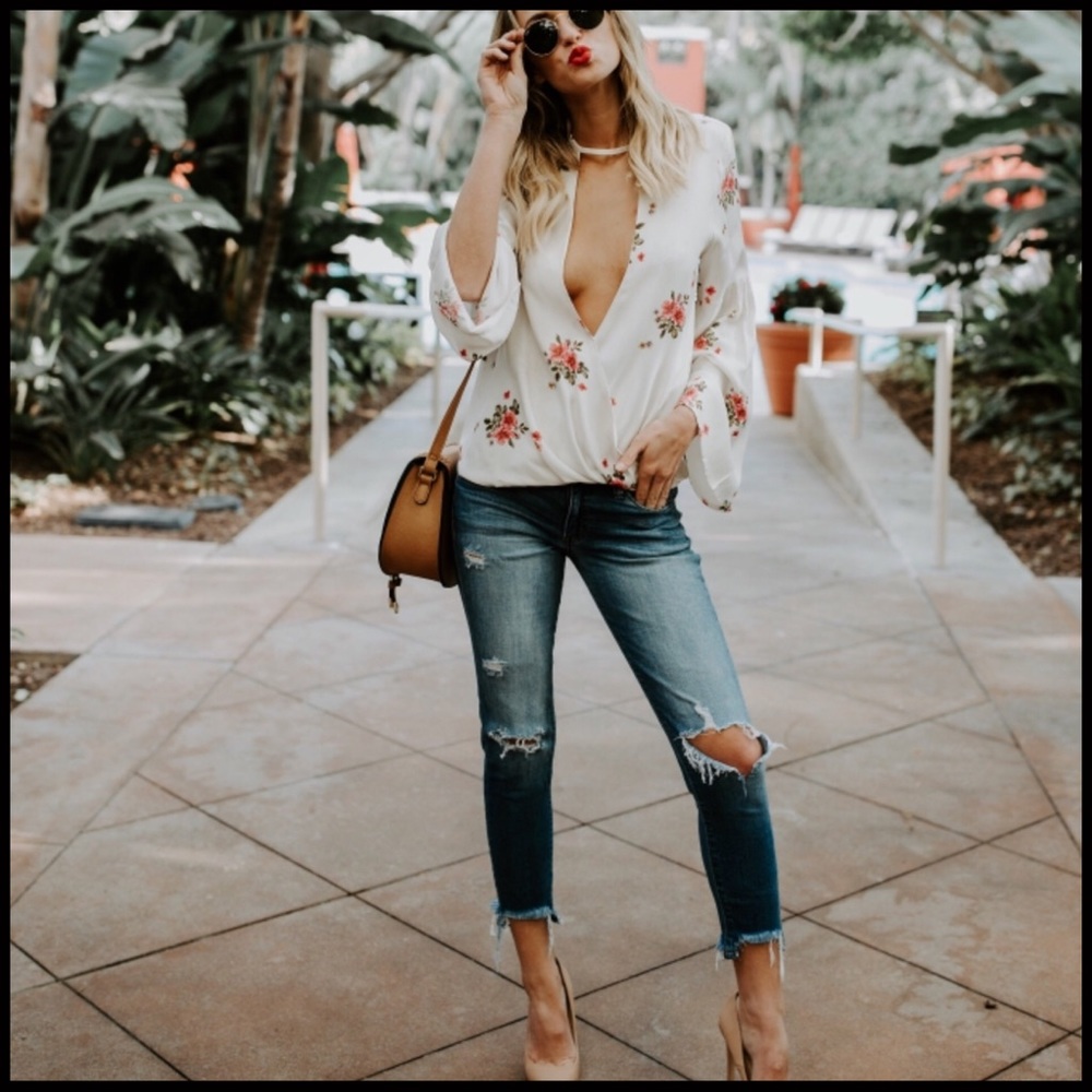 Floral Flare Sleeve Top - Picture 2 of 7